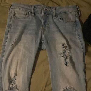 Low rise skinny hollister jeans size 0-1
